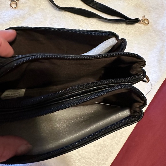 Cross Body Black Purse. 3 Zipper compartments. - Picture 3 of 8